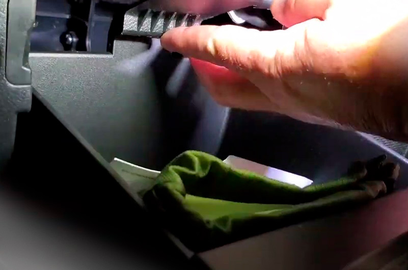 How to Change the Cabin Air Filter1