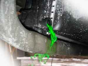 Flushing Coolant from the Jeep Grand Cherokee's Radiator