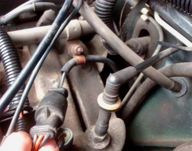 How to Change a Crankshaft Sensor on Jeep Wrangler