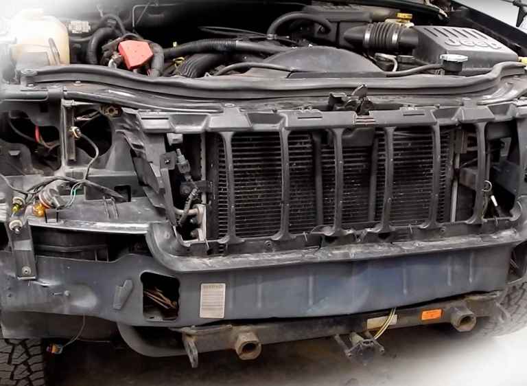 How to Remove a Radiator From a Jeep Cherokee