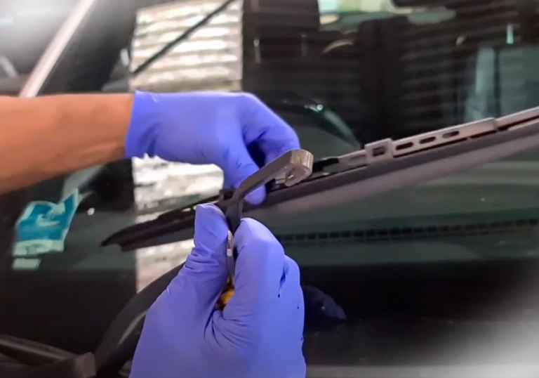 Change Wiper Blade 2015 Jeep Grand Cherokee