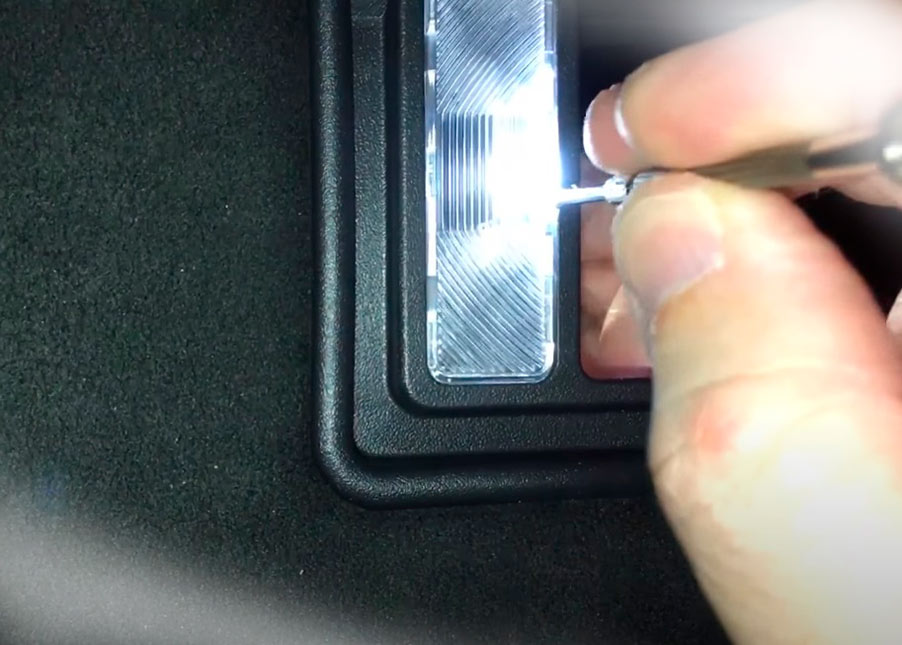 How to Replace Interior Lights Jeep Grand Cherokee