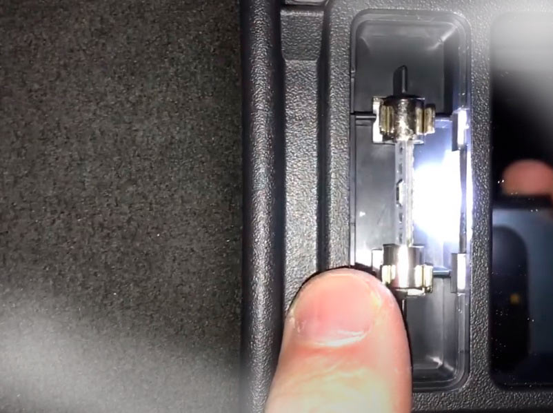 How to Replace Interior Lights Jeep Grand Cherokee