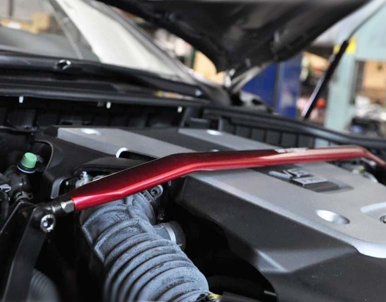 Strut Bar vs Sway Bar: Which Upgrade is Best for Your Vehicle?