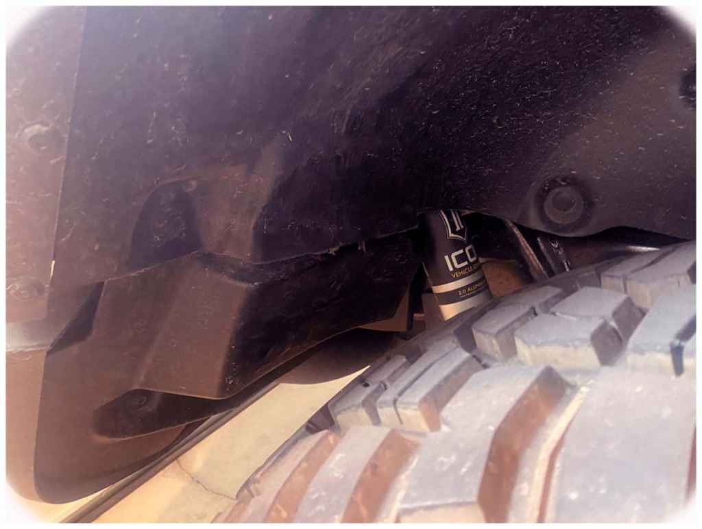 How to Stop Tires from Rubbing Fender in a Jeep