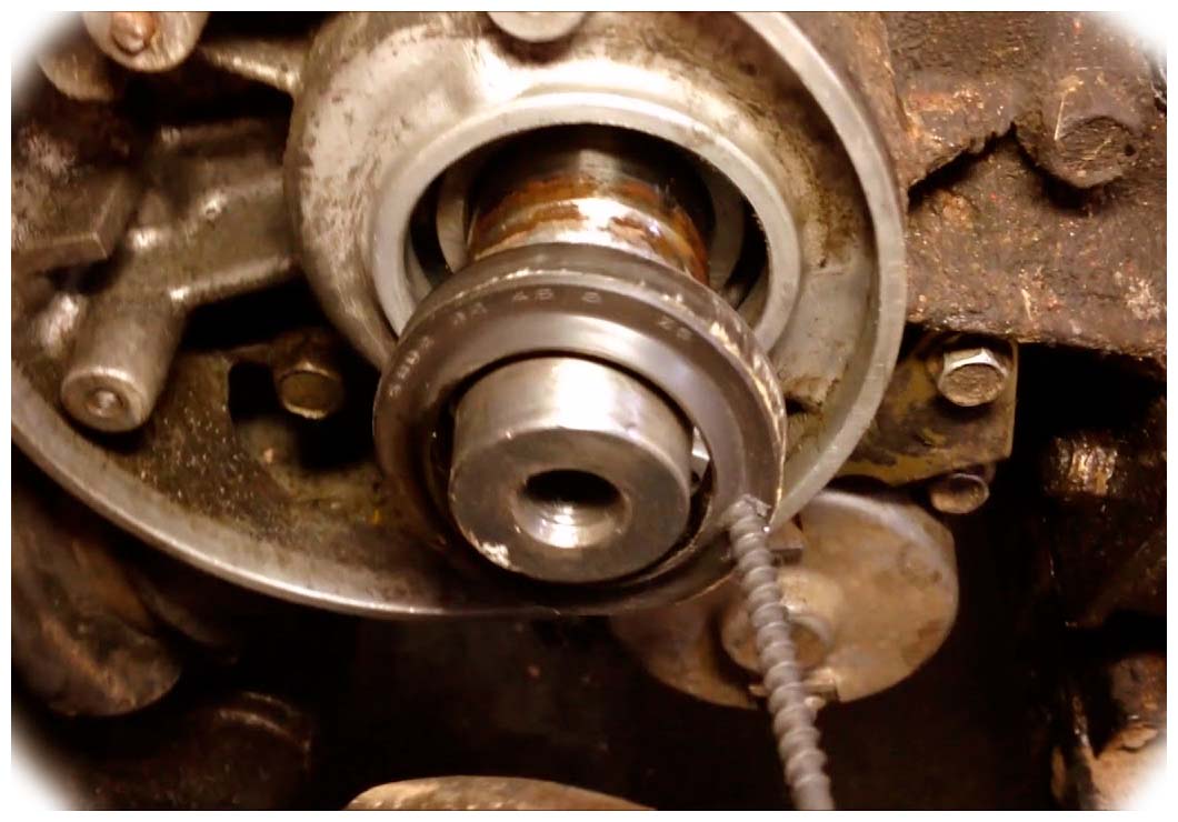 Crankshaft Seal Replacement in a Jeep 