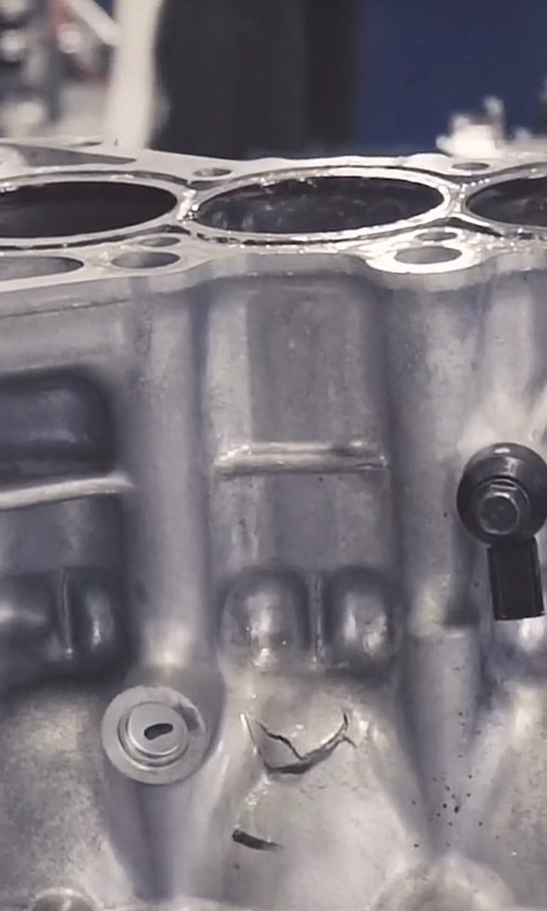 Crack In Engine Block – Signs, Causes & Prevention