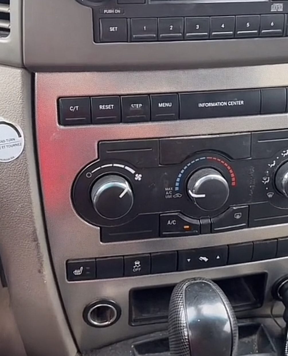 How to Vacuum a Car AC System in a Jeep 