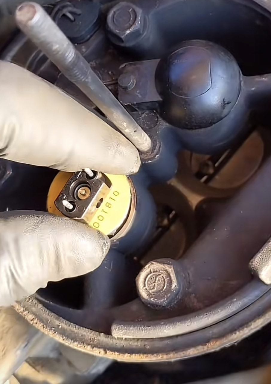 Bad TBI Fuel Injector Symptoms in Jeep