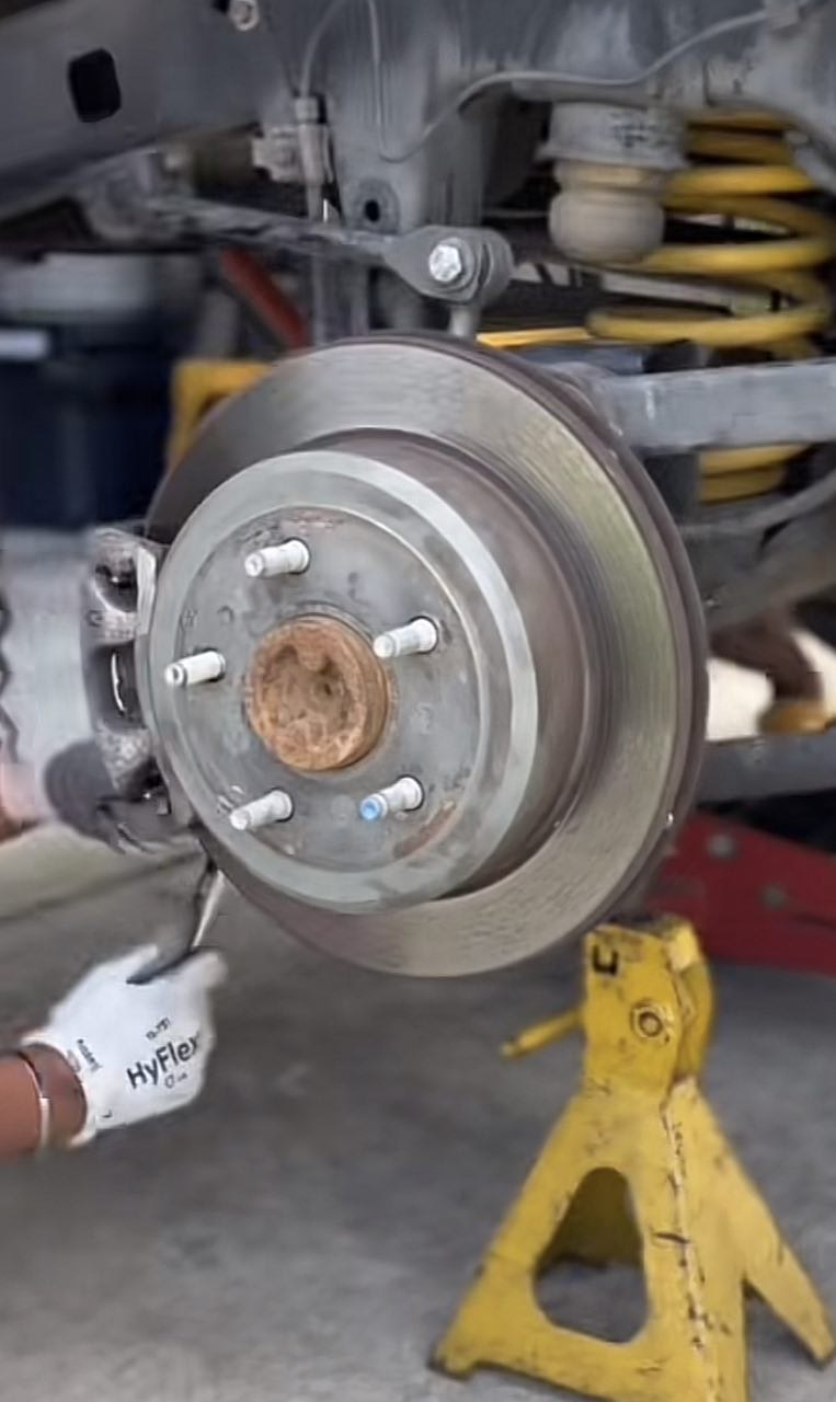 How Long Do Brake Rotors Last in a Jeep?