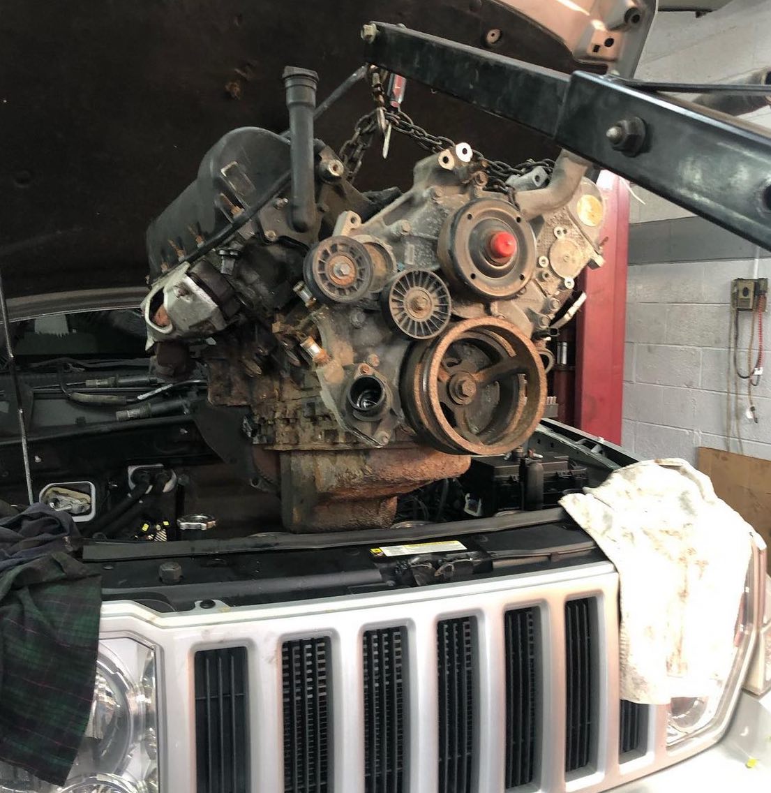 How Much Does It Cost to Rebuild an Engine in a Jeep? 